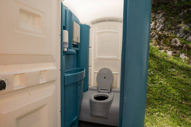 Best Portable toilet rental cost  in Council Grove, KS